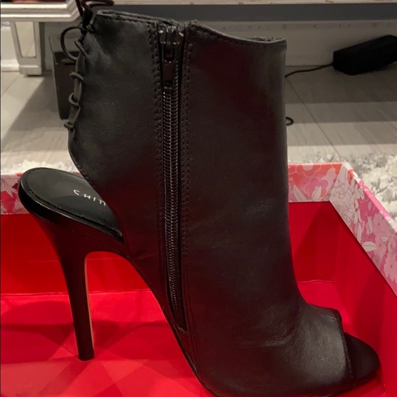 Black heels - Picture 5 of 10